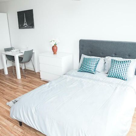 Studio Apartments Free Street Parking Subject To Availability 曼彻斯特 外观 照片