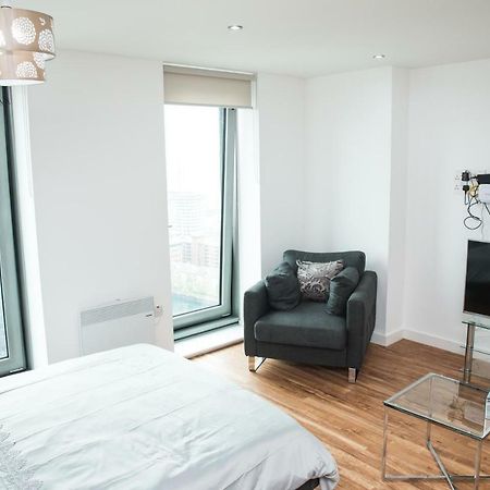 Studio Apartments Free Street Parking Subject To Availability 曼彻斯特 外观 照片