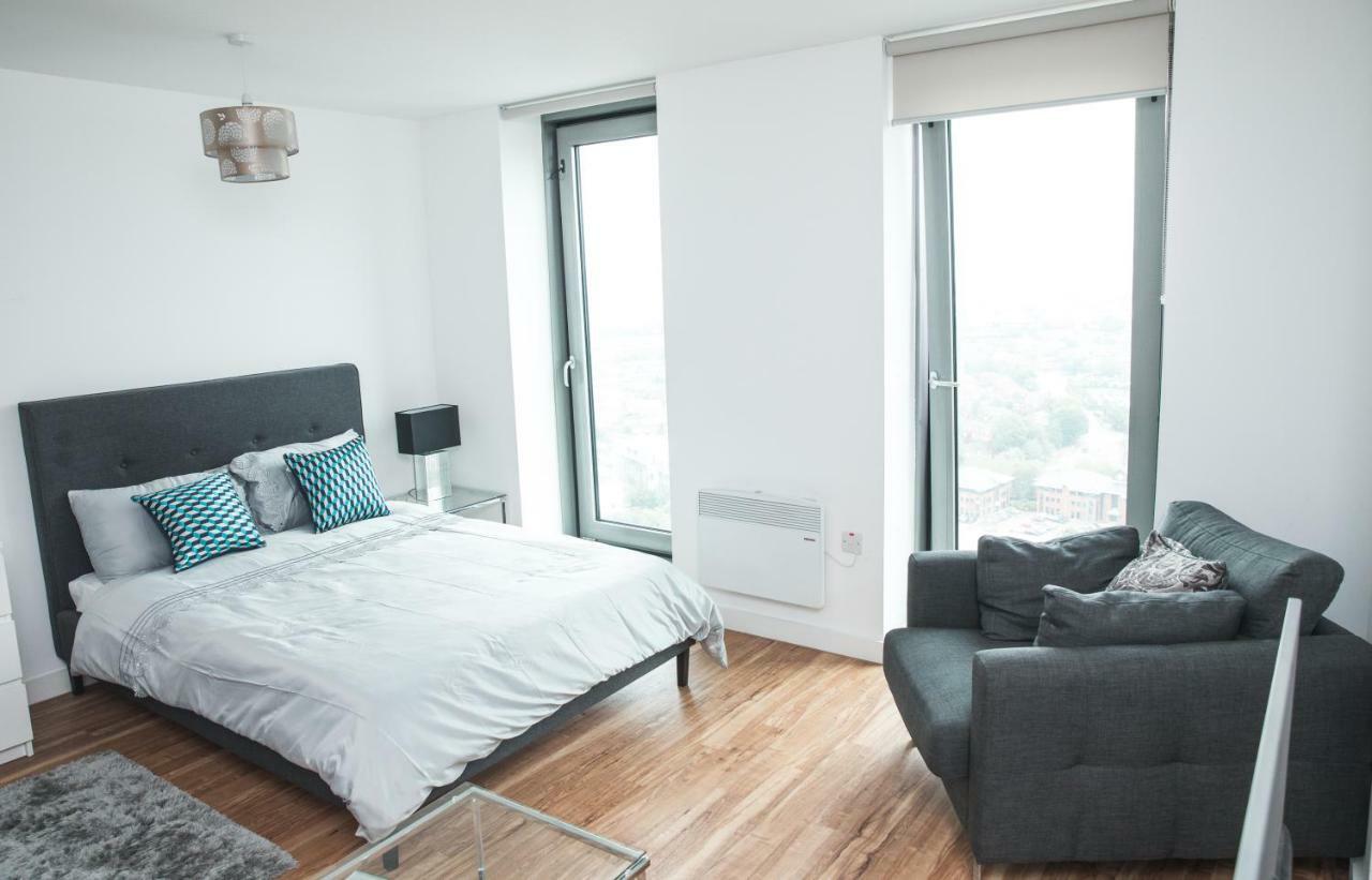 Studio Apartments Free Street Parking Subject To Availability 曼彻斯特 外观 照片