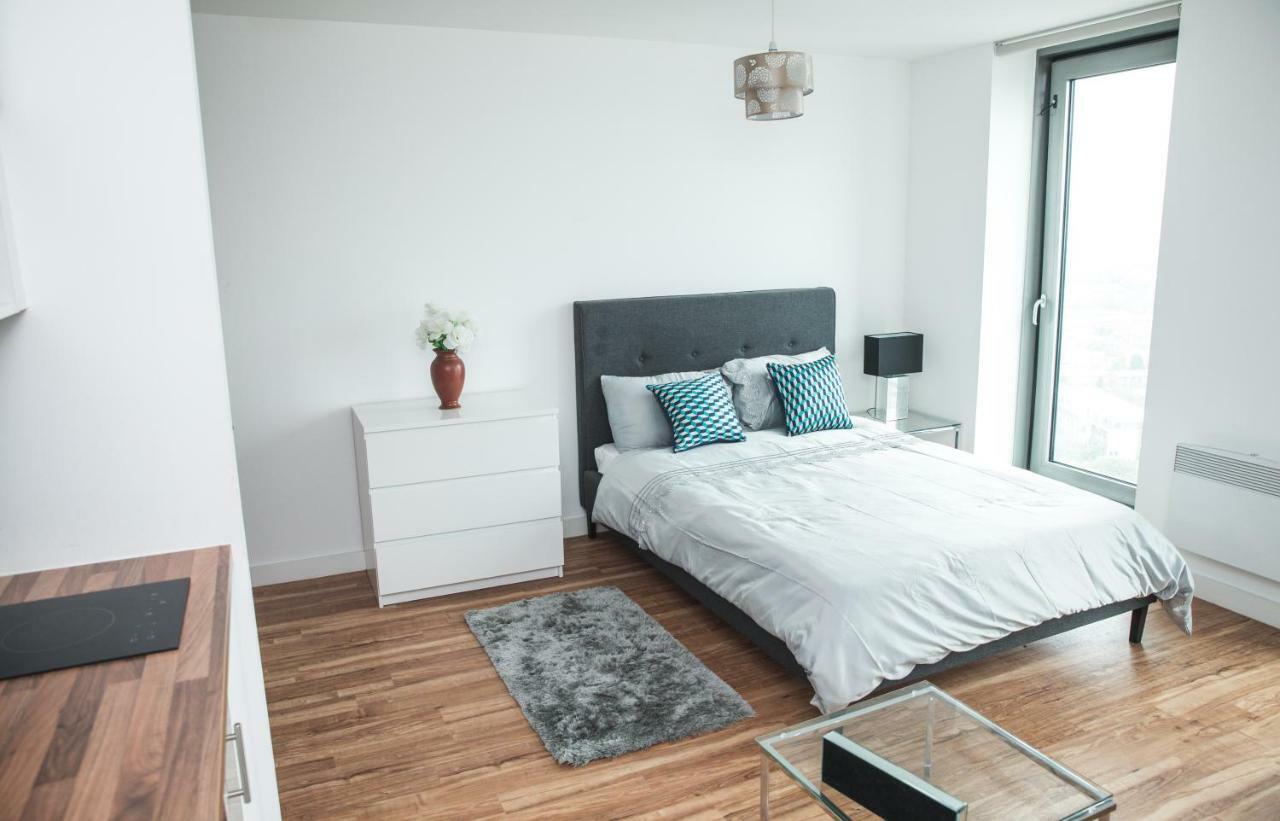 Studio Apartments Free Street Parking Subject To Availability 曼彻斯特 外观 照片