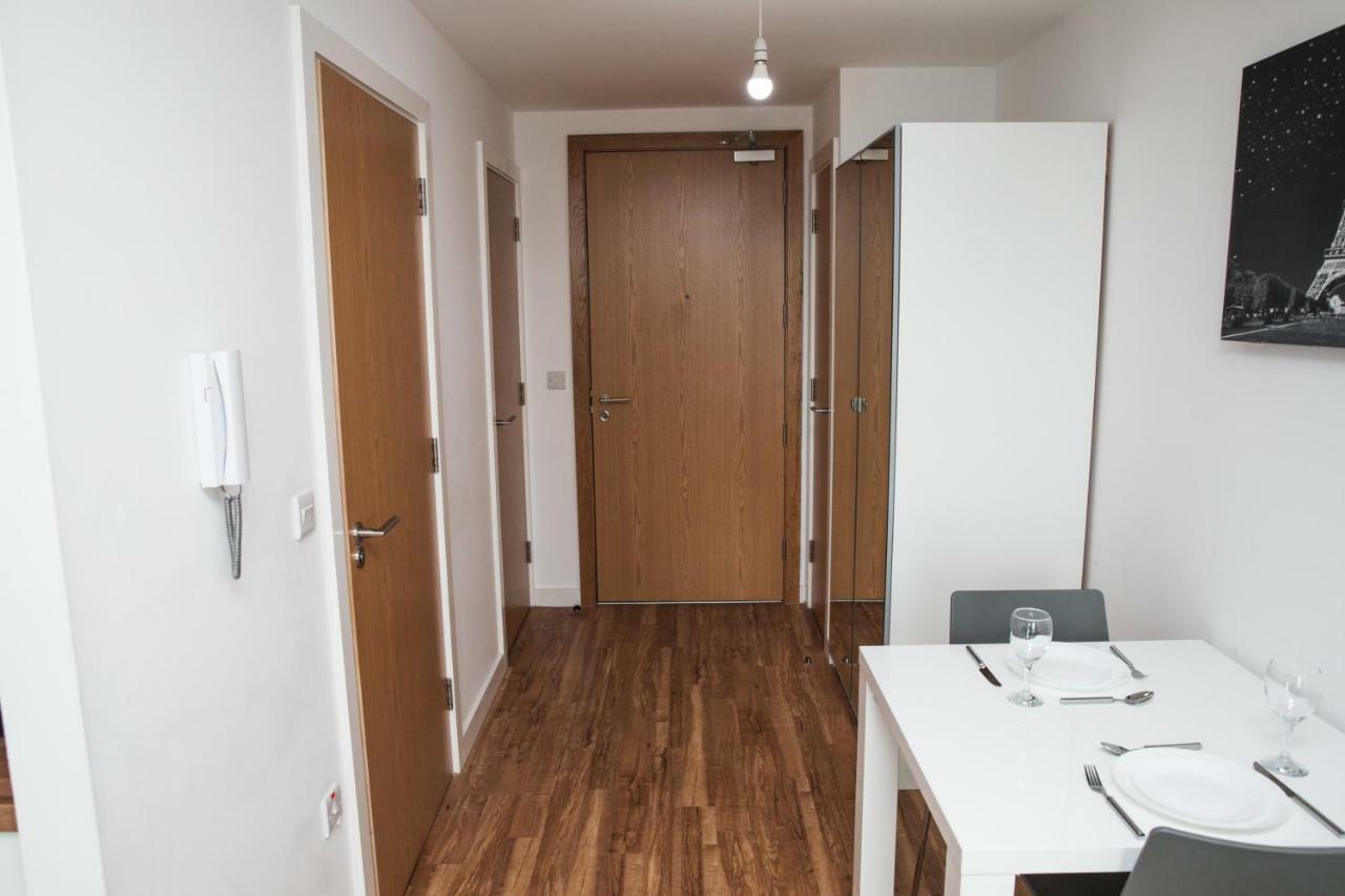 Studio Apartments Free Street Parking Subject To Availability 曼彻斯特 外观 照片