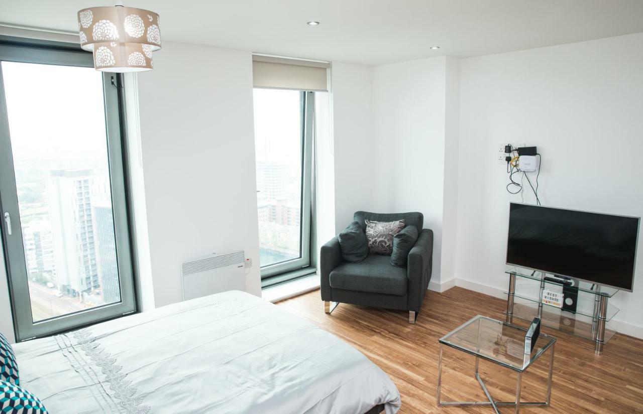 Studio Apartments Free Street Parking Subject To Availability 曼彻斯特 外观 照片