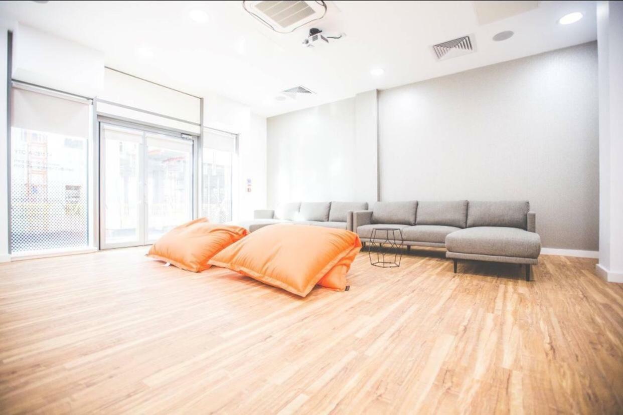 Studio Apartments Free Street Parking Subject To Availability 曼彻斯特 外观 照片