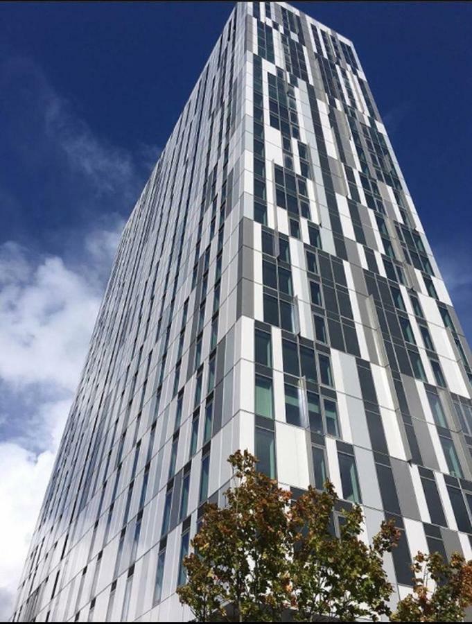 Studio Apartments Free Street Parking Subject To Availability 曼彻斯特 外观 照片